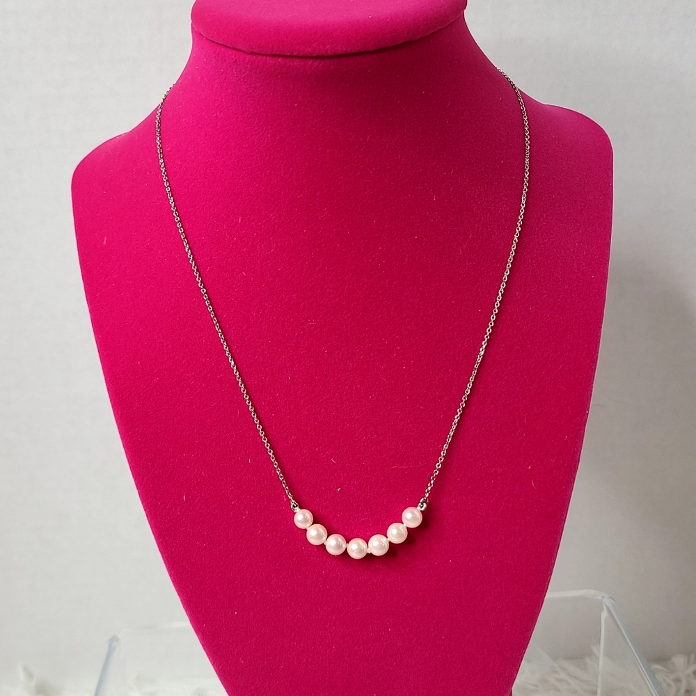 14K White Gold Elegant Necklace with Pearls
